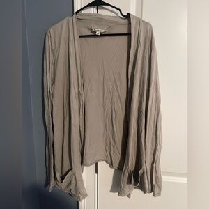 American Eagle Women’s XL gray cardigan with two pockets